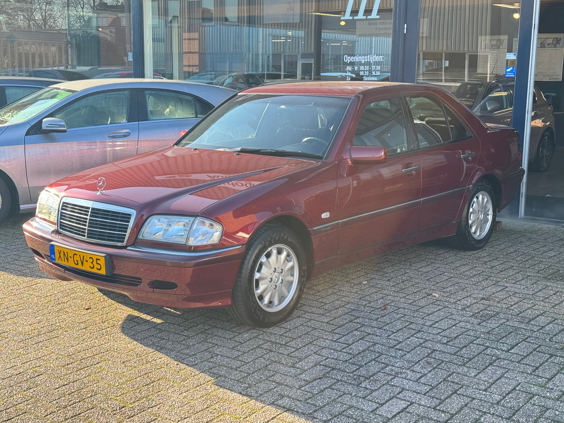 41099259-1.jpg