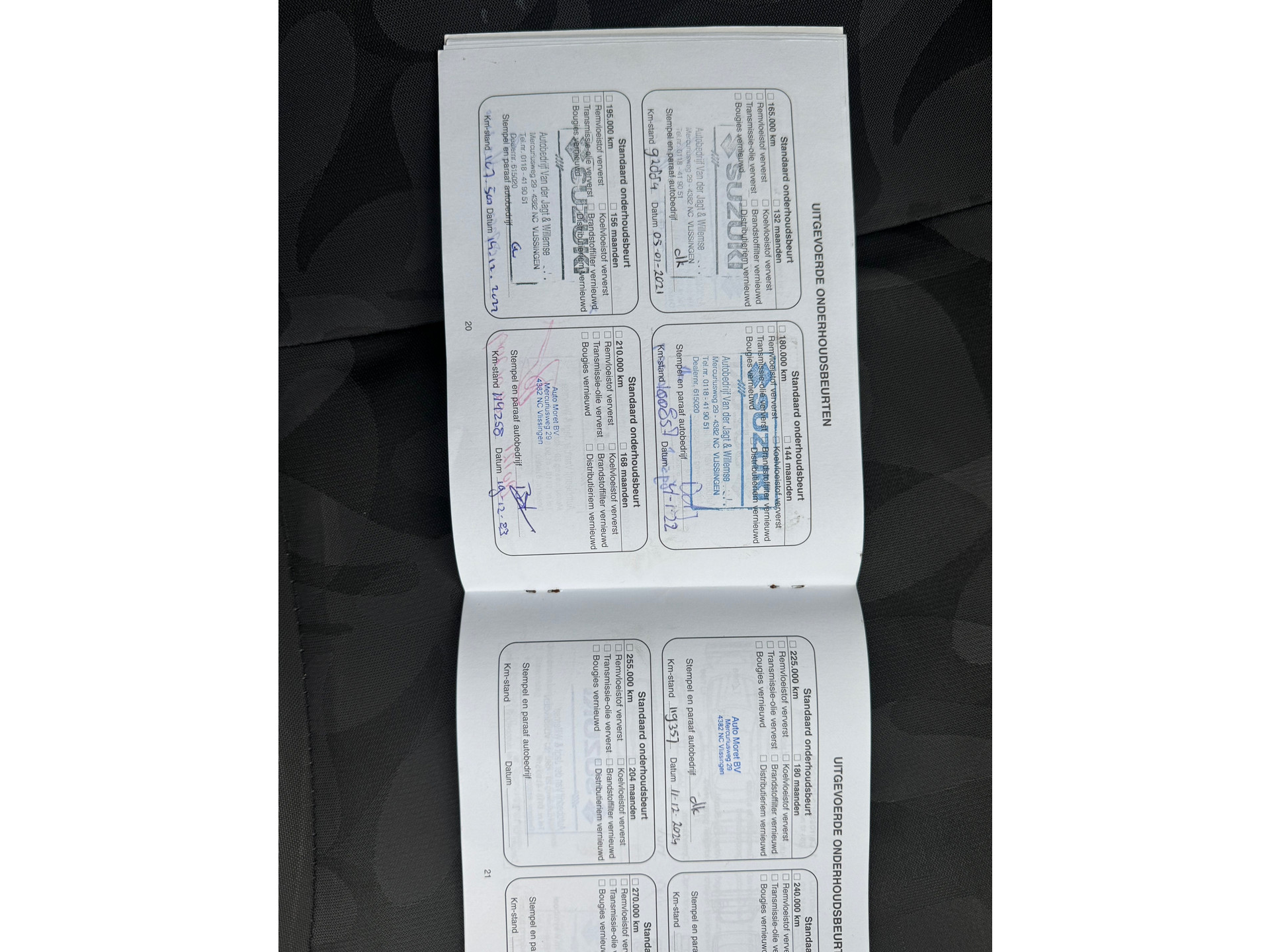 42739946-24.jpg