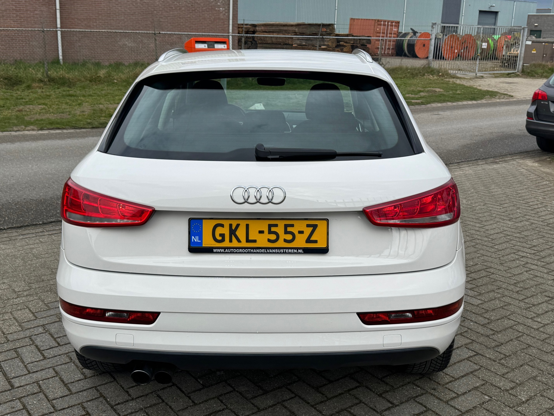 43488201-26.jpg