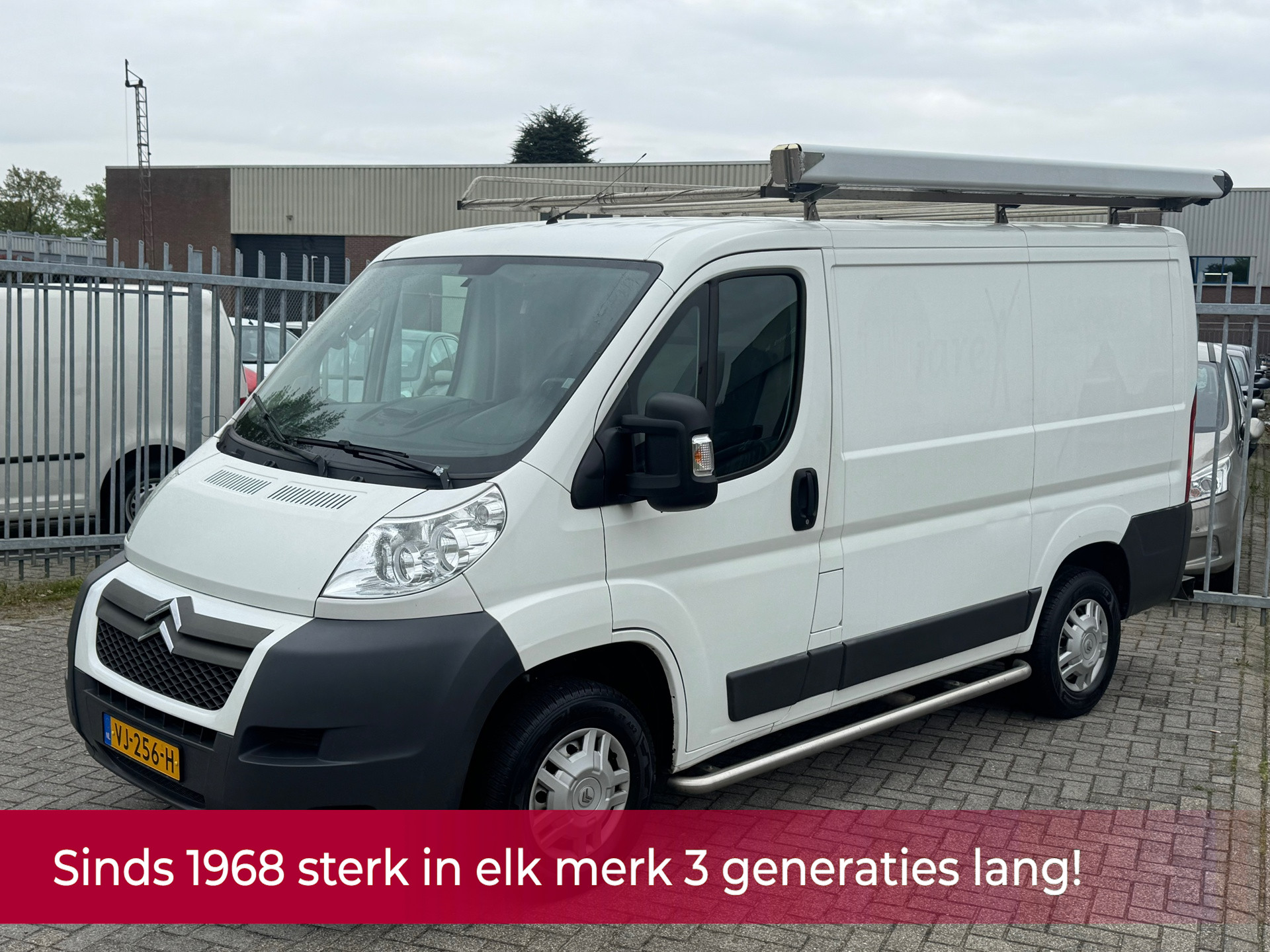 43927537-0.jpg