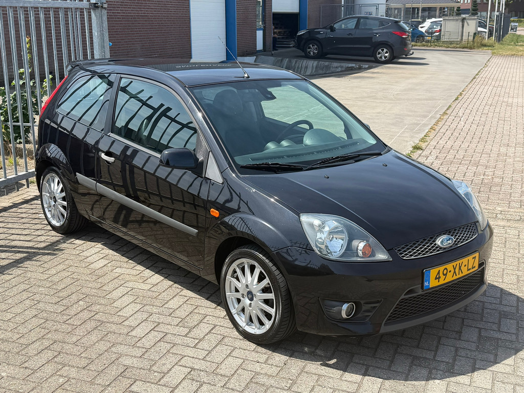 Ford Fiesta 1.6-16V Rally Edition S Nr 52/250 101PK! 2e eigenaar NL AUTO NAP UNIEK! DEALER OH l TOPSTAAT! Airco l 16'LMV l Spoiler 44224112-0.jpg | Autobedrijf van Susteren & Zn