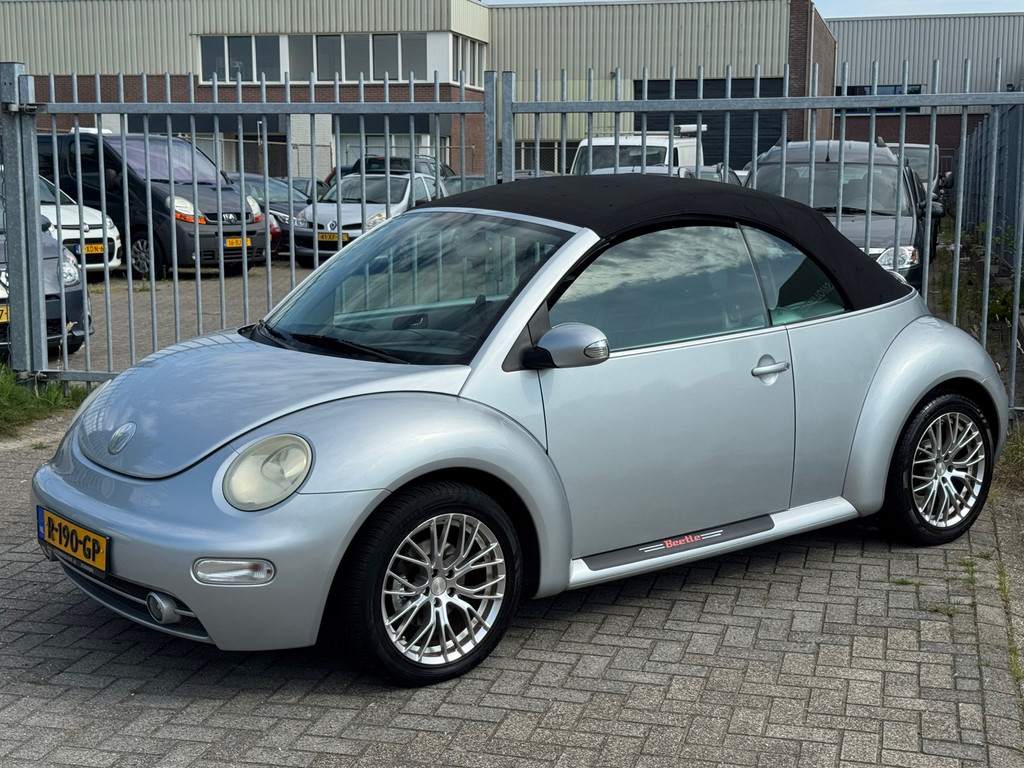 Volkswagen New Beetle Cabriolet 1.6 Turijn Comfort! Leer l Elek cabriokap l Airco l Elek pakket l LMV l Afneem trekhaak l TOPSTAAT 45716565-0.jpg | Autobedrijf van Susteren & Zn