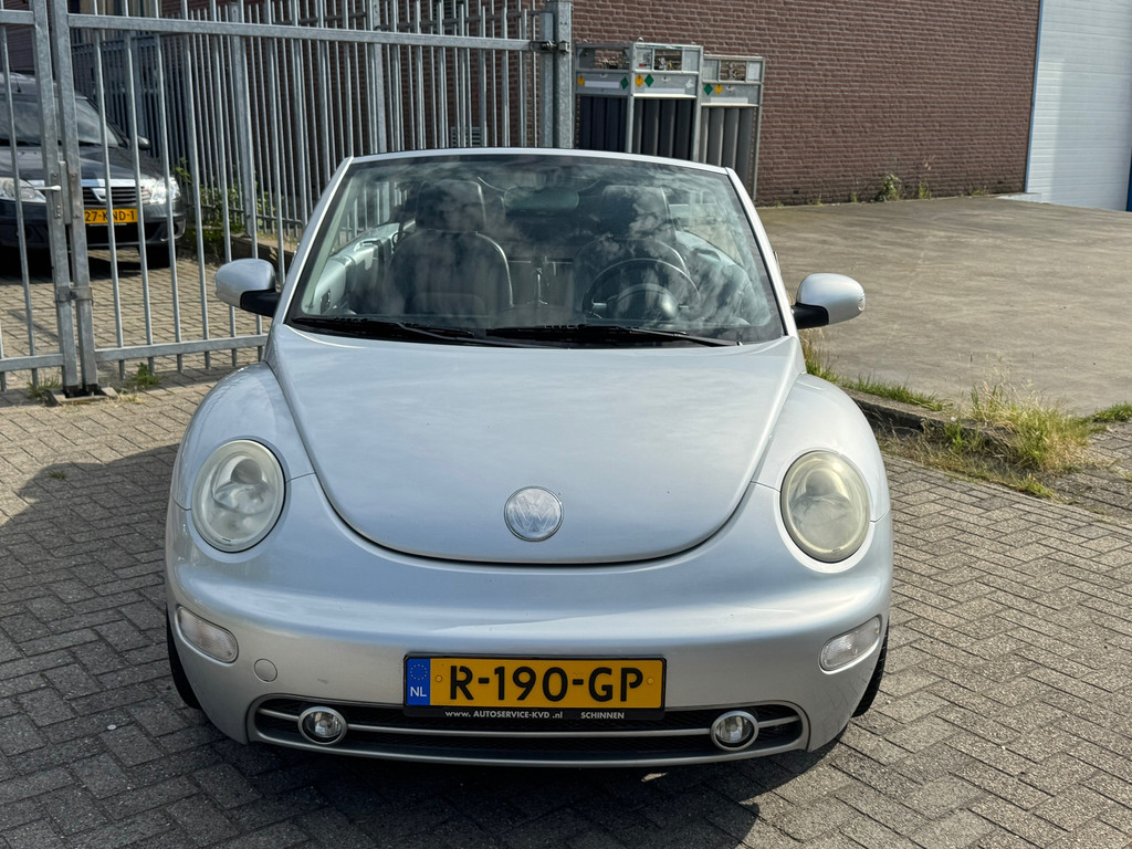 Volkswagen New Beetle Cabriolet 1.6 Turijn Comfort! Leer l Elek cabriokap l Airco l Elek pakket l LMV l Afneem trekhaak l TOPSTAAT 45716565-0.jpg | Autobedrijf van Susteren & Zn