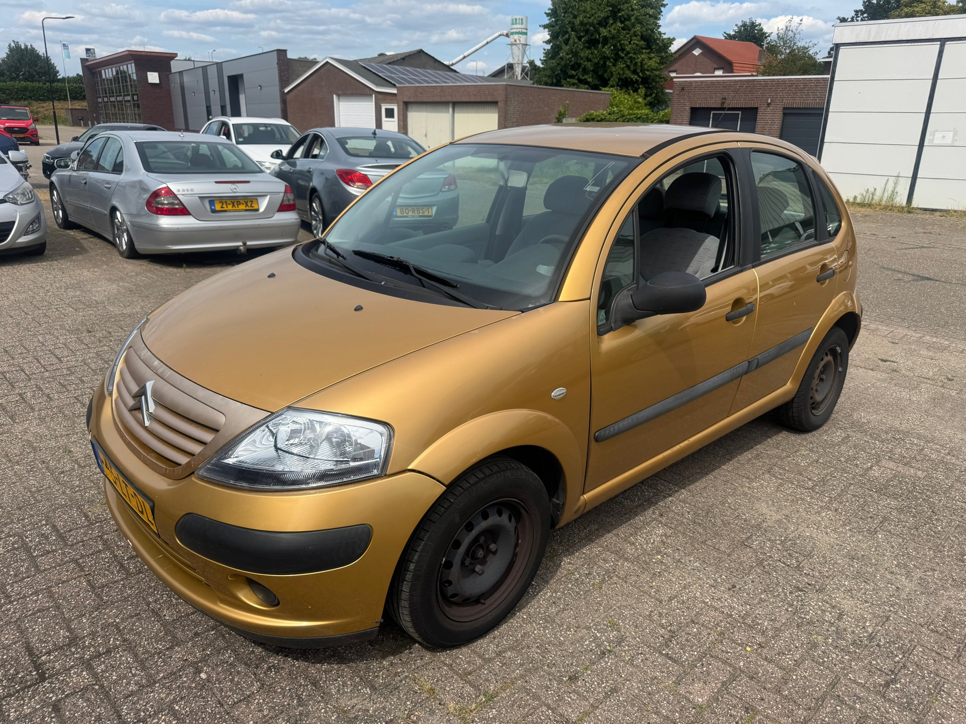 46157011-0.jpg