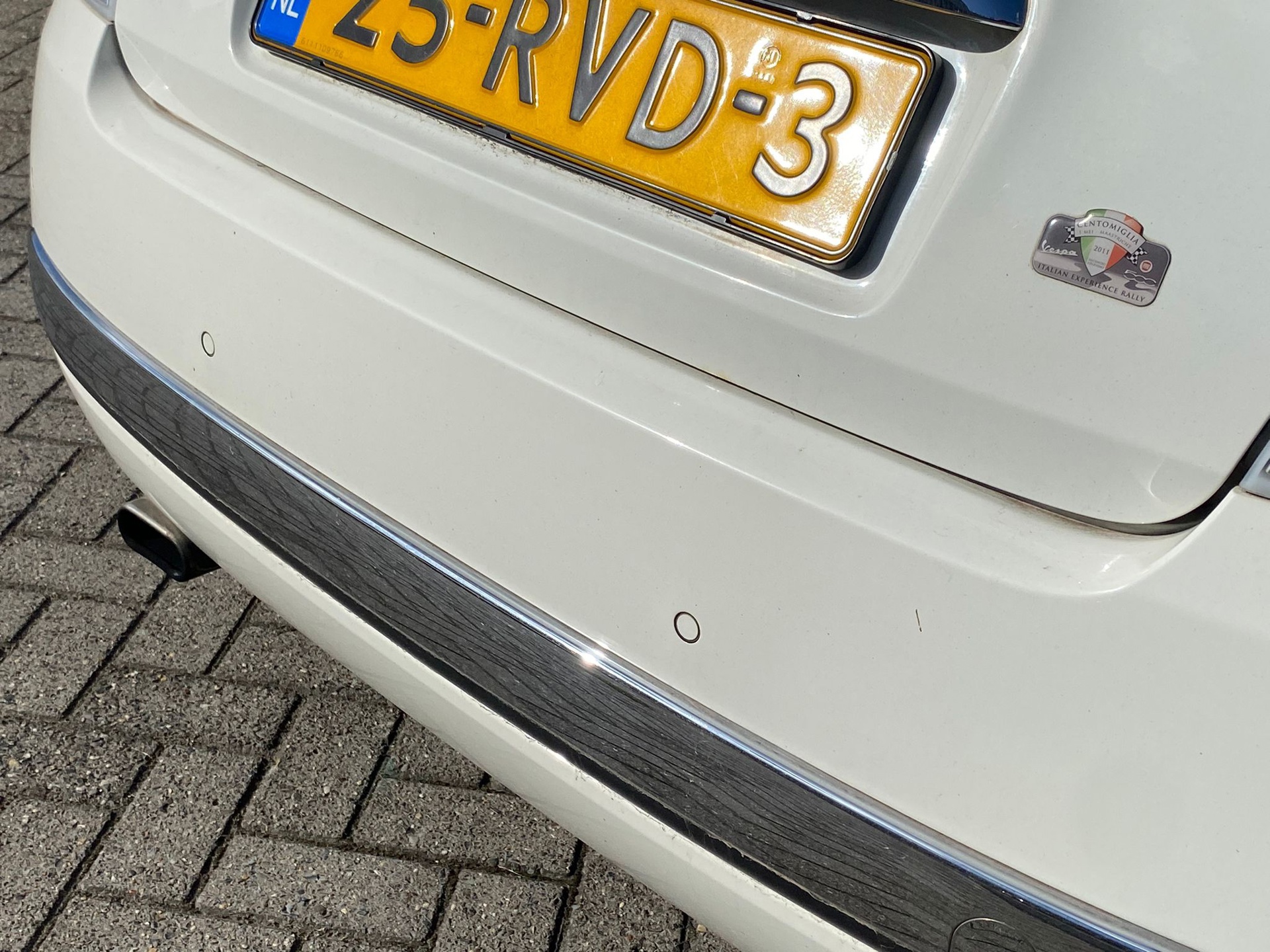 47330989-10.jpg
