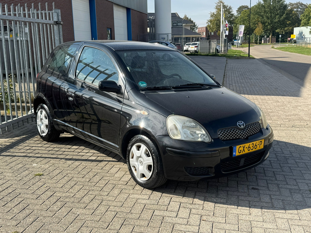 Toyota Yaris 1.0 VVT-i Sol! Airco l Elek pakket l MTF-stuur! NIEUWE APK l NIEUWE ACCU l BEURTJE 2 sleutels l KEURIG NETJES! 48061354-0.jpg | Autobedrijf van Susteren & Zn