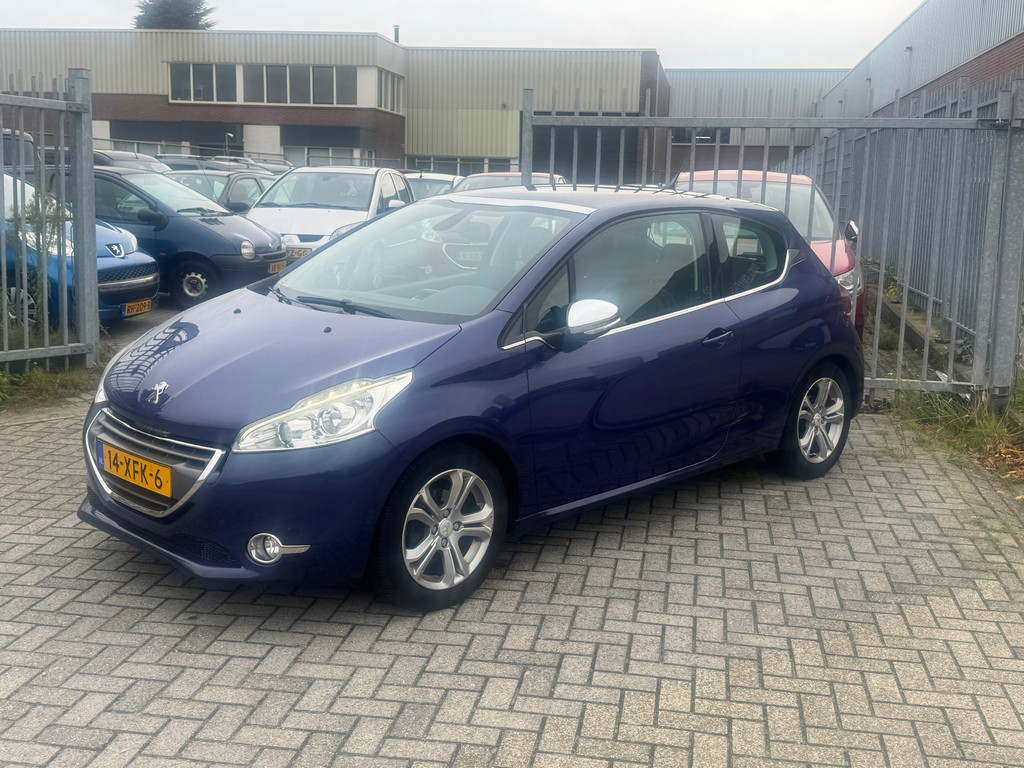 Peugeot 208 1.4 VTi Allure 95PK! NL AUTO NAP! PANORAMA l LEER l Navi l PDC l CRUISE l Airco ECC l LMV! TOPSTAAT l Dealer OH! 48670775-0.jpg | Autobedrijf van Susteren & Zn