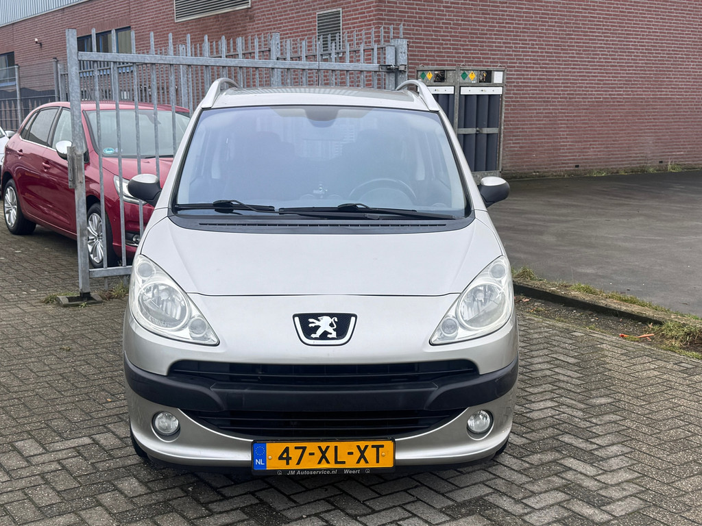 Peugeot 1007 1.4-16V Gentry NL AUTO NAP! NIEUWE D-RIEM! Airco ECC l CRUISE l PDC l Elek deuren l Elek pakket l TOPSTAAT! 50576806-0.jpg | Autobedrijf van Susteren & Zn