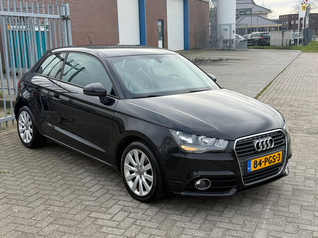 Audi A1 1.2 TFSI Ambition Pro Line Business! NL AUTO NAP! NAVI l CRUISE l LEER l AIRCO l MTF-STUUR l 16' LMV! 1e eigenaar l TOP! 52417176-0.jpg | Autobedrijf van Susteren & Zn
