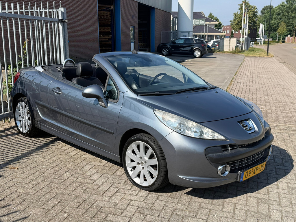 Peugeot 207 CC 1.6 VTi Féline AUTOMAAT NL AUTO NAP! NW DISTRIE! LEER l AIRCO ECC l JBL l STOELVERWARMING l LMV! TOPSTAAT! 52685529-0.jpg | Autobedrijf van Susteren & Zn