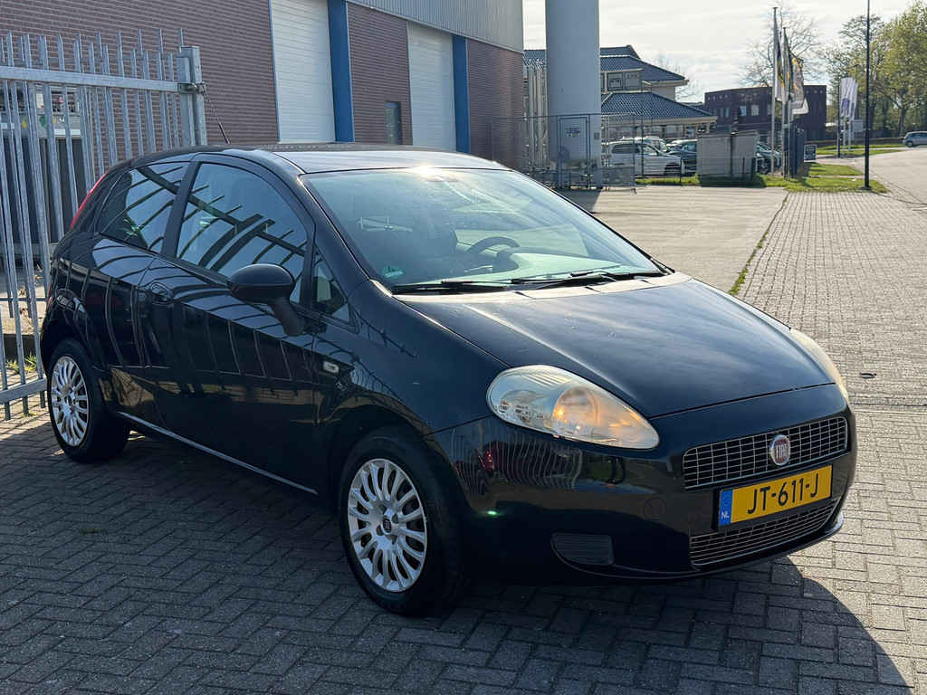 Fiat Grande Punto 1.4 Active NIEUWE APK! NL AUTO NAP! Airco l Elek pakket l TREKHAAK l MTF-STUUR! PERFECT ONDERHOUDEN! 2e eigenaar 52826023-0.jpg | Autobedrijf van Susteren & Zn