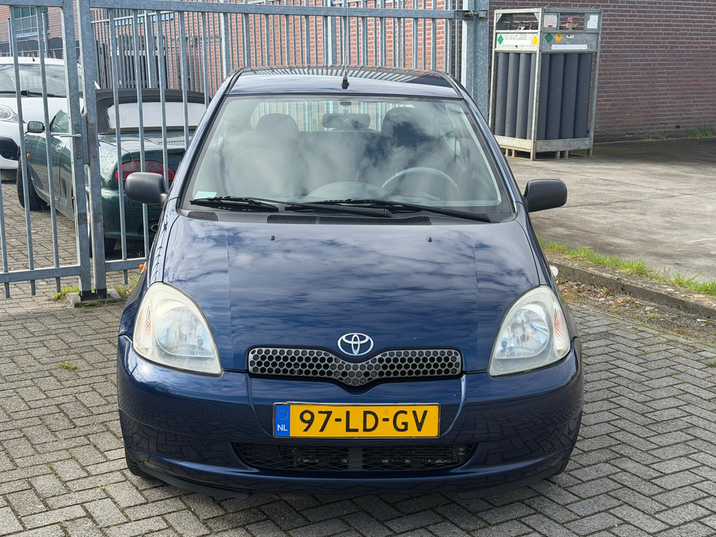 52839705-1.jpg