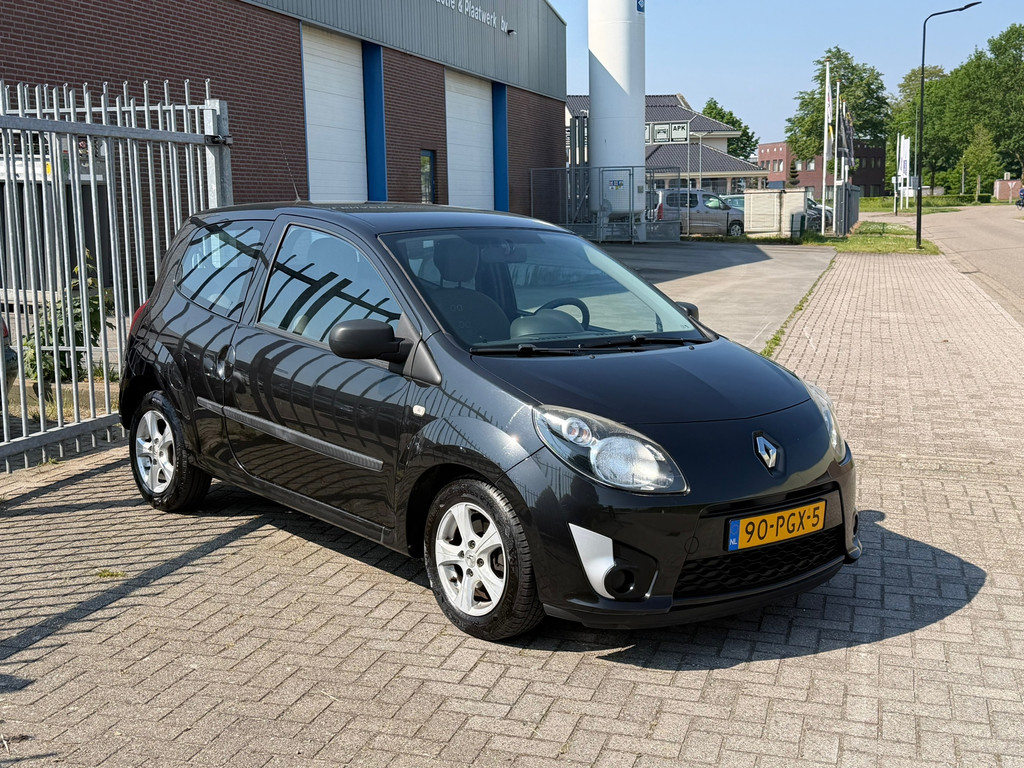 Renault Twingo 1.2-16V Authentique! NL AUTO NAP! 1e EIGENAAR! RECENT GROOT ONDERHOUD D-RIEM NIEUW! TOPSTAAT! 53345808-0.jpg | Autobedrijf van Susteren & Zn