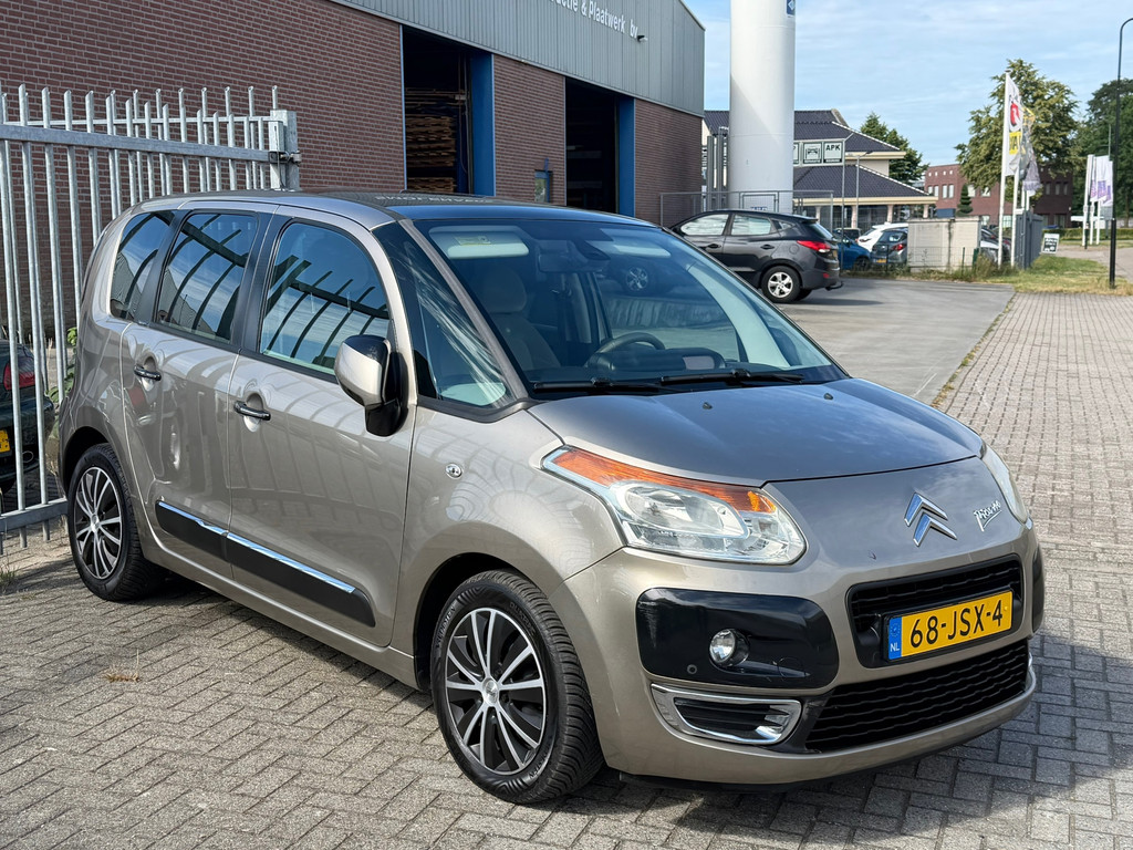 Citroën C3 Picasso 1.4 VTi Exclusive NL AUTO NAP! PANORAMA l AIRCO ECC l CRUISE l PDC l HOGE INSTAP l GOED ONDERHOUDEN! 54783555-0.jpg | Autobedrijf van Susteren & Zn