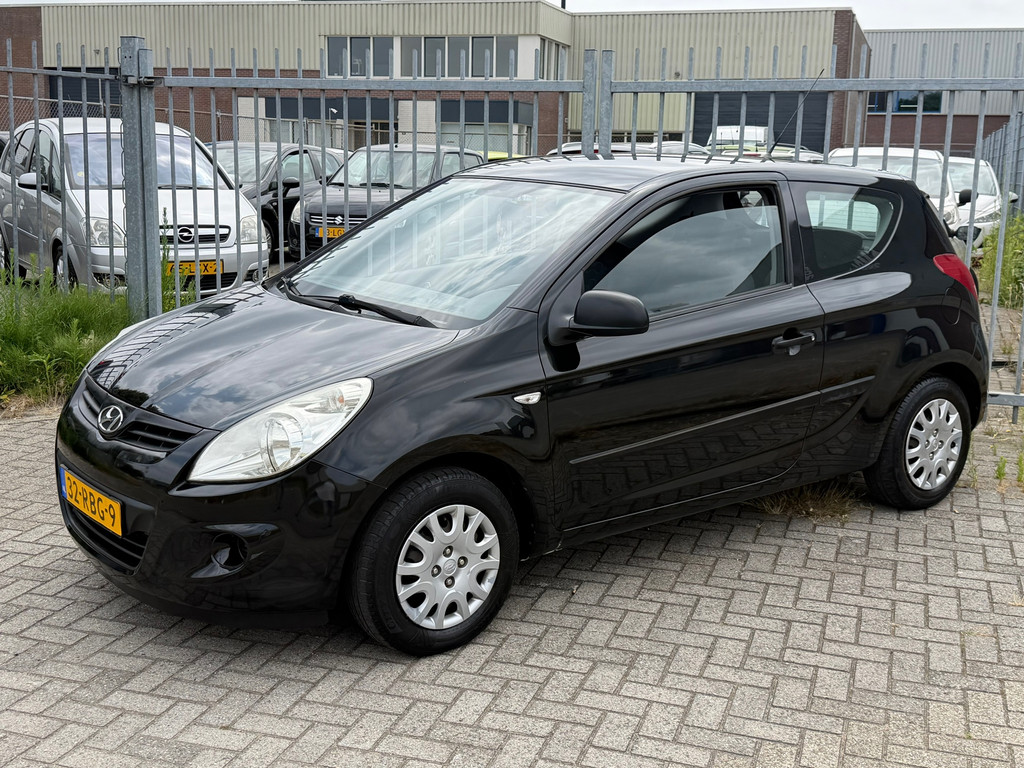 Hyundai i20 1.2i i-Drive NL AUTO NAP! 1E EIGENAAR! DEALER ONDERHOUDEN! MTF-stuur l Elek pakket l Centraal afstand l AUDIO AUX-USB 55086612-0.jpg | Autobedrijf van Susteren & Zn