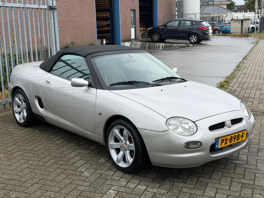 MG F 1.8i Exclusive CABRIO 120PK! Vol leer alcantara l elek pakket l LMV l NIEUWE APK l GOED ONDERHOUDEN! 55985496-0.jpg | Autobedrijf van Susteren & Zn