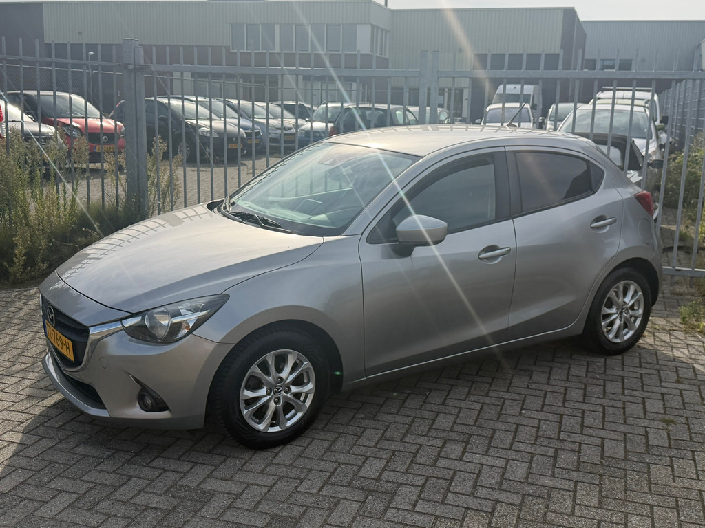 Mazda 2 1.5 Skyactiv-G TS+ 5 deurs 90PK! Navi l Cruise l PDC l Elek pakket l LMV l 2e eigenaar l TOPSTAAT! 57032548-0.jpg | Autobedrijf van Susteren & Zn