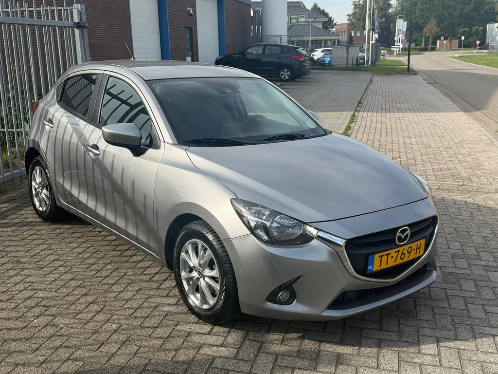 Mazda 2 1.5 Skyactiv-G TS+ 5 deurs 90PK! Navi l Cruise l PDC l Elek pakket l LMV l 2e eigenaar l TOPSTAAT! 57032548-0.jpg | Autobedrijf van Susteren & Zn