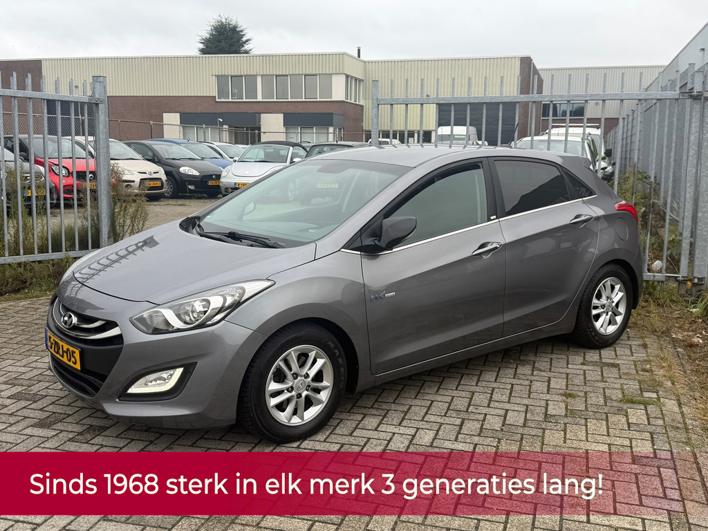 Hyundai i30 1.6 GDI Go! 135PK 5 deurs! NL AUTO NAP! Navi l Camera l Cruise l PDC l LED l AIRCO ECC! DEALER OH l TOPSTAAT! 57127308-0.jpg | Autobedrijf van Susteren & Zn