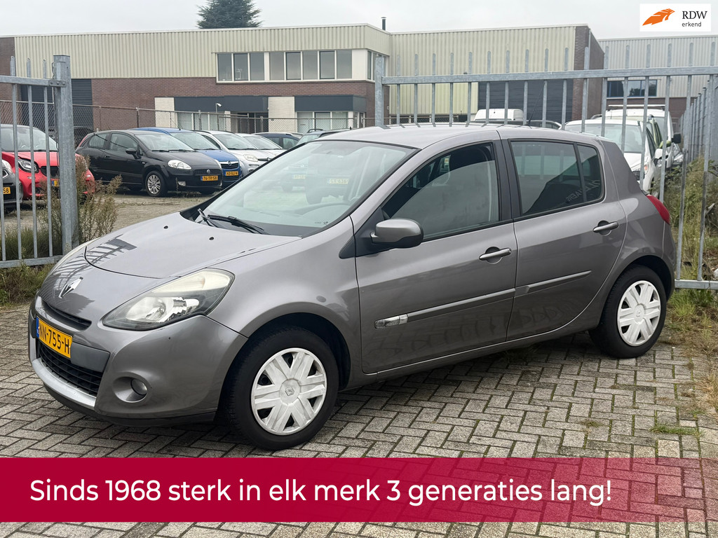 Renault Clio 1.2 Collection 5 deurs 75pk! 2e eigenaar l Airco l Elek pakket l NIEUWE DISTRIBUTIE! GOED ONDERHOUDEN! 57322369-0.jpg | Autobedrijf van Susteren & Zn