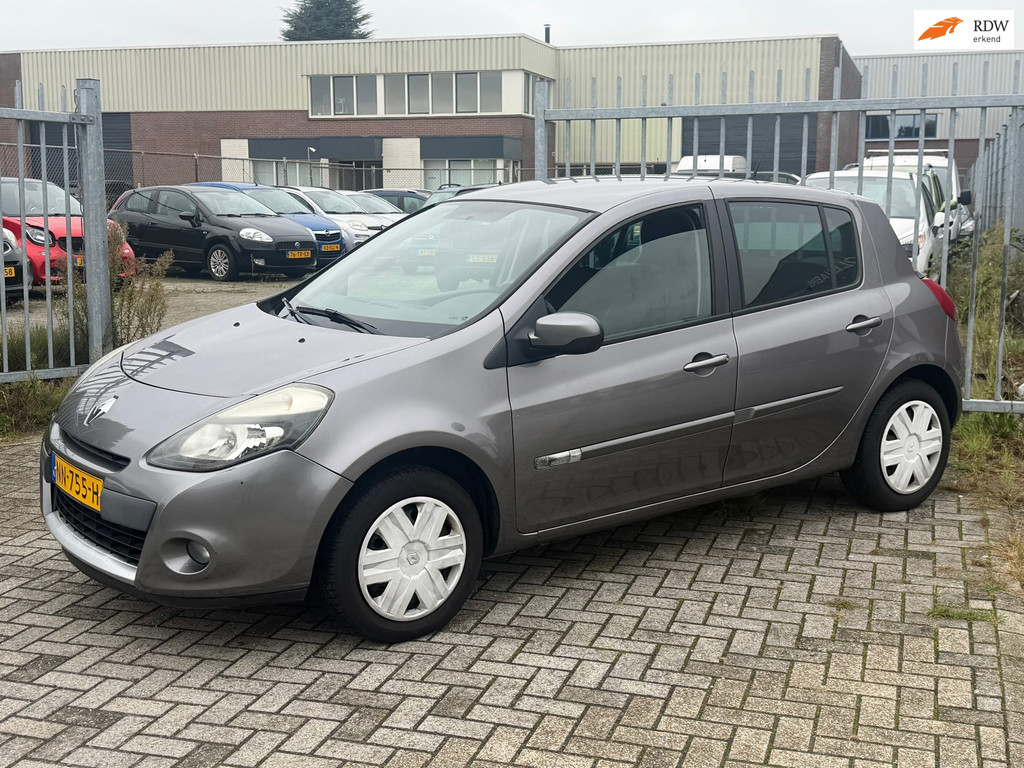 Renault Clio 1.2 Collection 5 deurs 75pk! 2e eigenaar l Airco l Elek pakket l NIEUWE DISTRIBUTIE! GOED ONDERHOUDEN! 57322369-0.jpg | Autobedrijf van Susteren & Zn