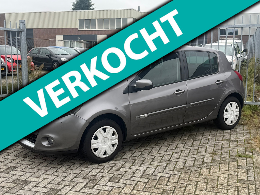 Renault Clio 1.2 Collection 5 deurs 75pk! 2e eigenaar l Airco l Elek pakket l NIEUWE DISTRIBUTIE! GOED ONDERHOUDEN! 57322369-0.jpg | Autobedrijf van Susteren & Zn