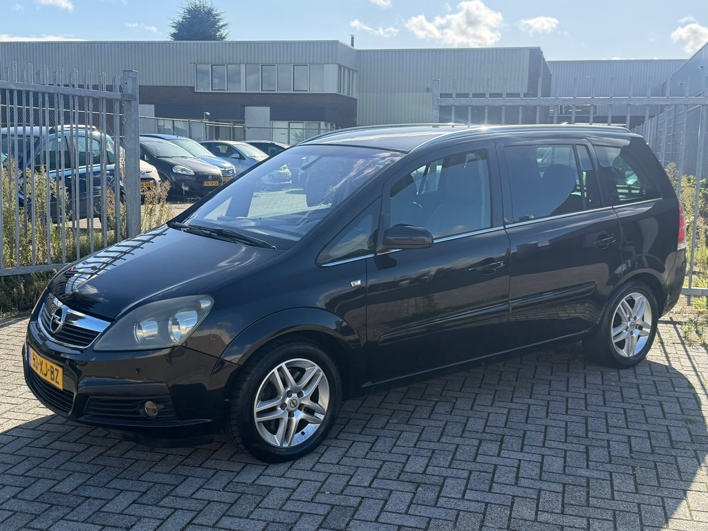 Opel Zafira 2.2 Executive VOL AUTOMAAT 7 PERSOONS! NAP l NAVI l CRUISE l AIRCO l TREKHAAK l PDC V+A l LMV l LEER l MTF-STUUR! 57339928-0.jpg | Autobedrijf van Susteren & Zn