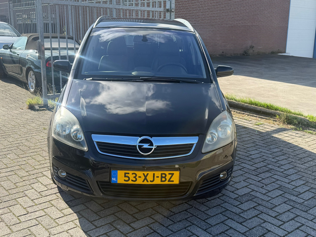 Opel Zafira 2.2 Executive VOL AUTOMAAT 7 PERSOONS! NAP l NAVI l CRUISE l AIRCO l TREKHAAK l PDC V+A l LMV l LEER l MTF-STUUR! 57339928-0.jpg | Autobedrijf van Susteren & Zn